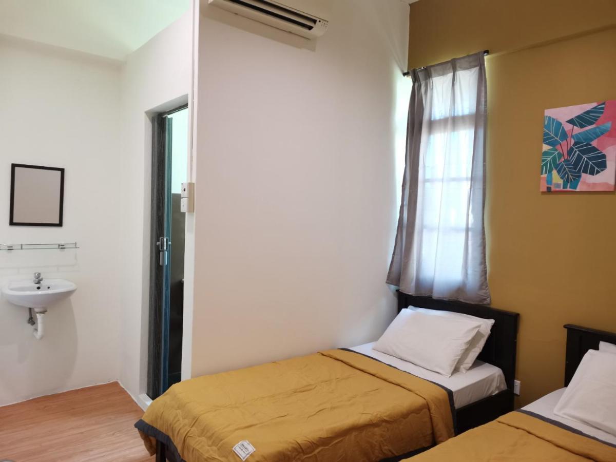 G Fortune Argyll Road Hotel George Town